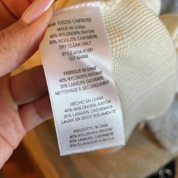 Joie Cream Scoop Neck Long Sleeve Side Slit Tunic Lightweight Sweater Size Small - Picture 6 of 12